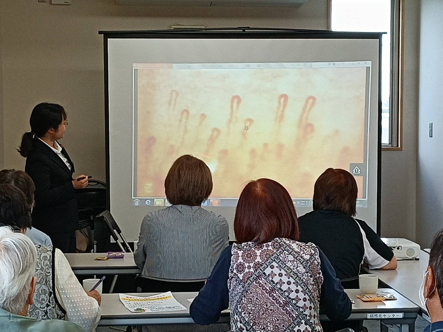 毛細血管の映像を見ながら学ぶ健康セミナー